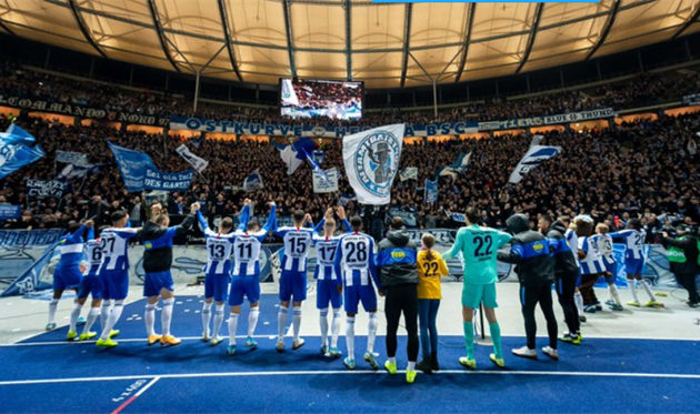 Герта празднует победу в матче с Гертой, Hertha BSC
