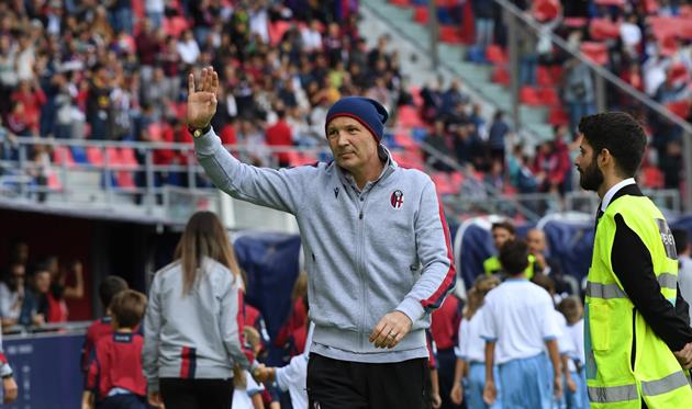 Синиша Михайлович руководил своей командой с тренерской скамейки, фото ФК Болонья