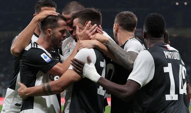 Игроки Ювентуса празднуют победу, Getty Images