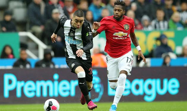 Фред (справа) против Мигеля Альмирона, Getty Images