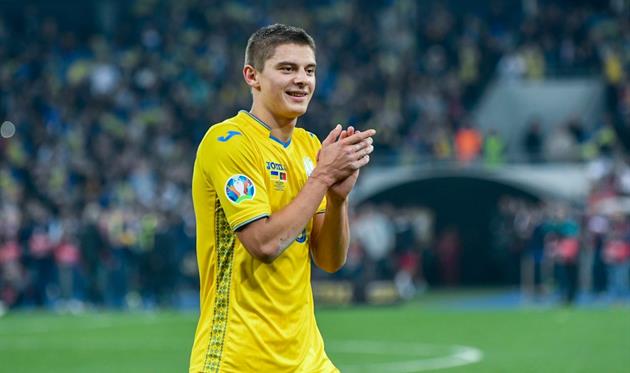 Виталий Миколенко в матче против Португалии, фото ФК Динамо