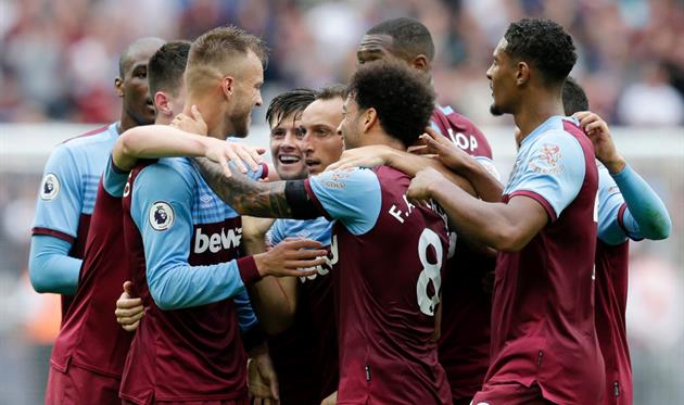 Ярмоленко и игроки Вест Хэма, Getty Images