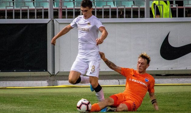 владислав вакула в единоборстве с евгением смирным, фк колос