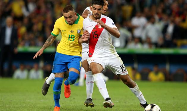 Карлос Самбрано (справа), Getty Images