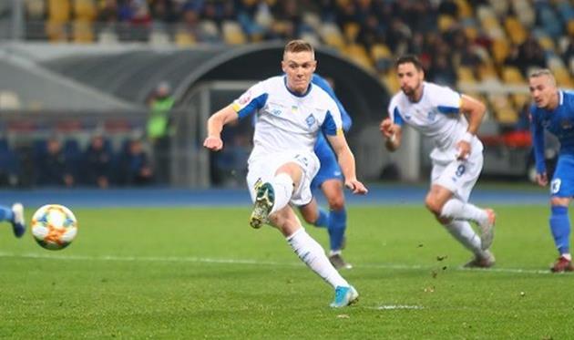 ЦЫГАНКОВ ЗАБИВАЕТ ПЕНАЛЬТИ, ФОТО ФК ДИНАМО