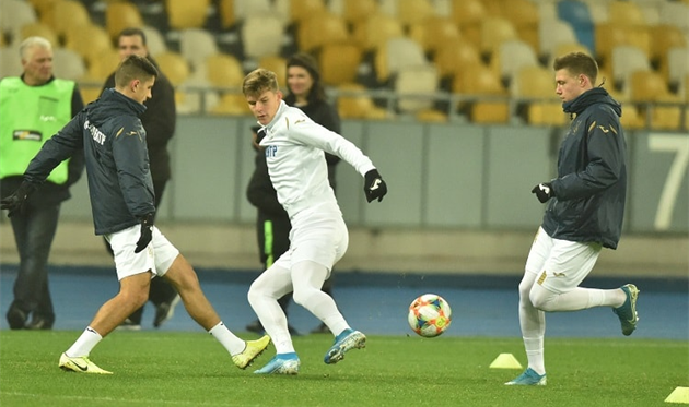 Эдуард Соболь (в центре), УАФ