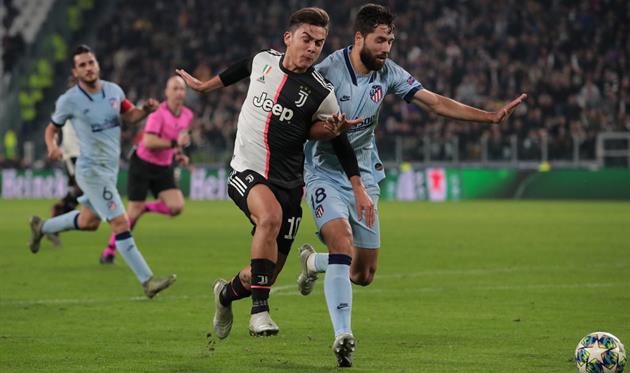 ПАУЛО ДИБАЛА В БОРЬБЕ С ФЕЛИПЕ, ФОТО GETTY IMAGES