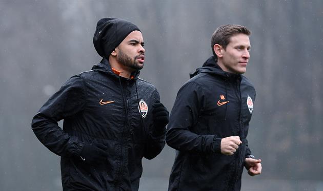 Дентиньо (слева), фото ФК Шахтер