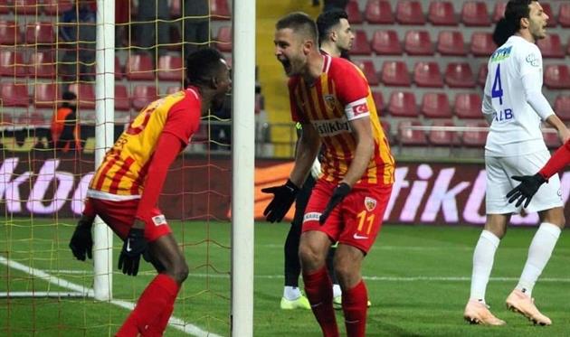 Артем Кравец (№11), фото ФК Кайсериспор