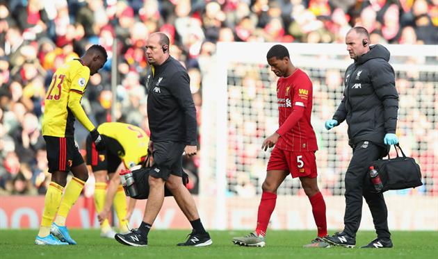 Жоржиньо Вейналдум покидает поле, Getty Images