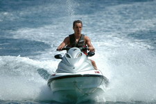 Невилл возвращается!