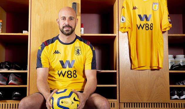 Хосе Пепе Рейна, фото ФК Астон Вилла