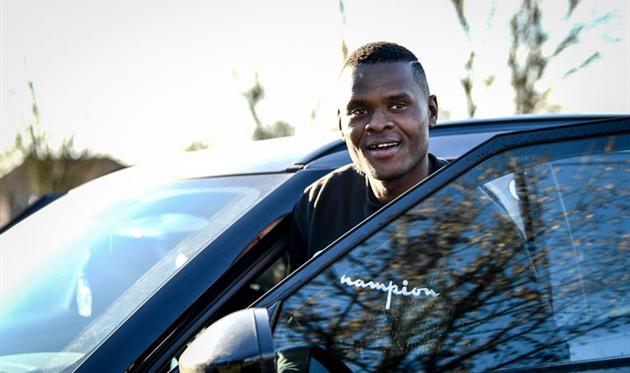 Мбвана Саматта, Photo News