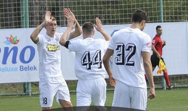 Олимпик празднует победу, фото: ФК Олимпик