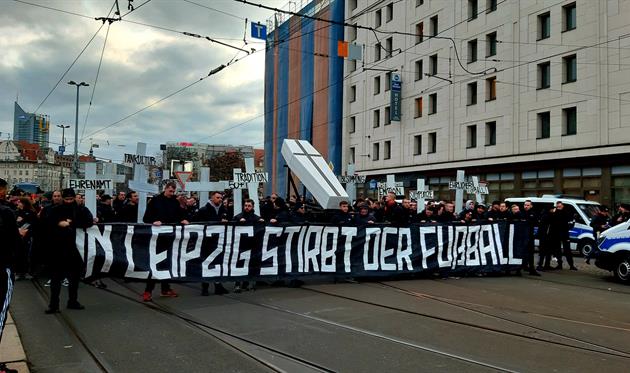 Болельщики Униона, twitter.com/DieEisernen