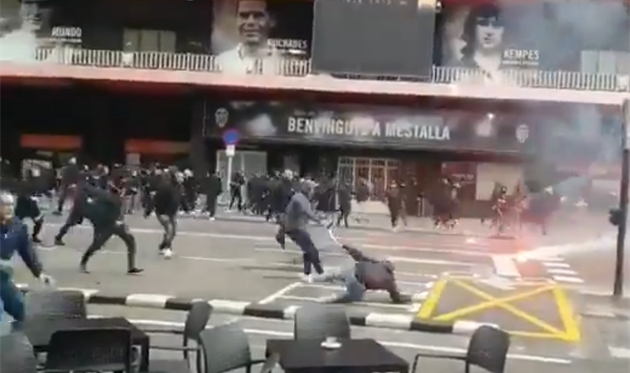 Безумие в окрестностях Местальи перед матчем Валенсия — Барселона