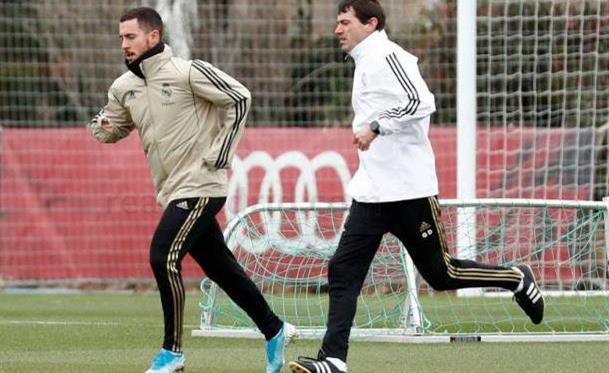 Эден Азар работает по индивидуальной программе, фото AS