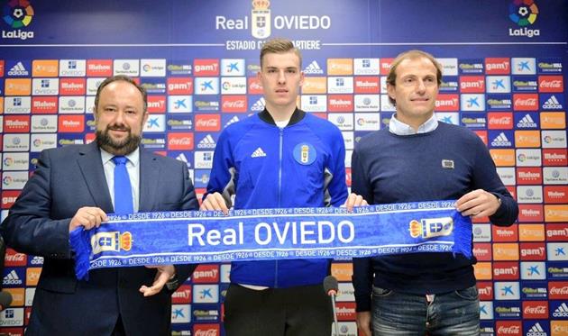 Андрей Лунин (по центру), photo Real Oviedo