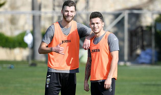 Тим Халл (слева), фото Карпаты