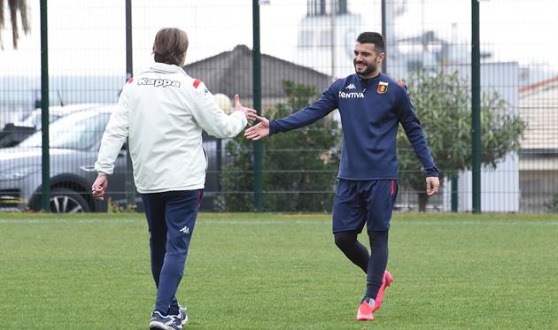 Яго Фальке (справа), photo Genoa FC