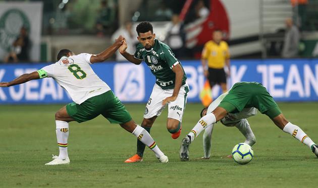 МАТЕУС ФЕРНАНДЕС (по центру), ФК Барселона 