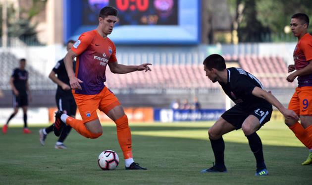 Даниил Игнатенко (слева), фото: ФК Мариуполь