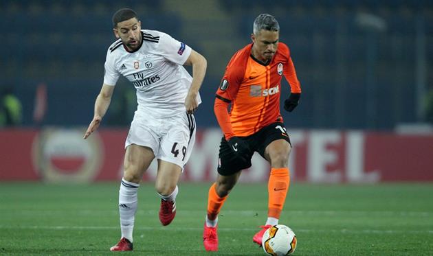 Таарабт и Марлос, фото УЕФА