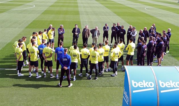 Игроки и персонал Барселоны, фото Барселона