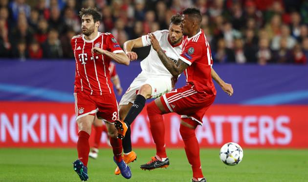 Жером Боатенг и Хави Мартинес в игре за Баварию, Getty Images