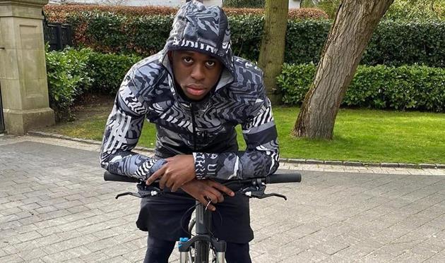 Ван-Биссака: Я доволен своим первым сезоном в Манчестер Юнайтед