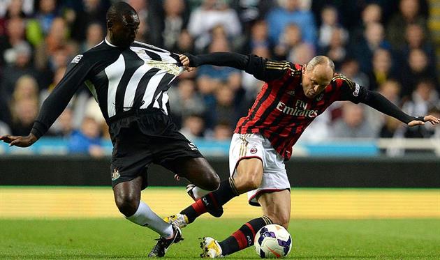 Пьетро Верховод (справа) против Энди Коула, Getty Images