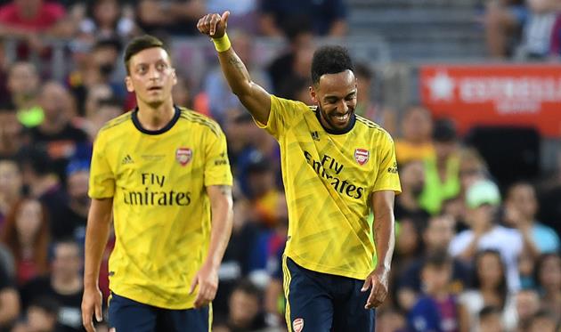 Месут Озил и Пьер-Эмерик Обамеянг, Getty Images