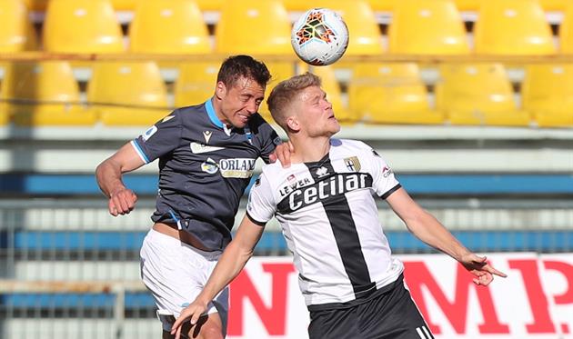 Скорее всего, матчи и дальше будут без зрителей, Getty Images