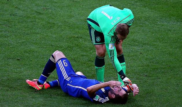 Гонсало Игуаин и Мануэль Нойер, Getty Images