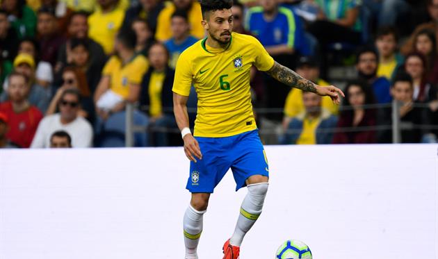 Алекс Теллес, getty images 