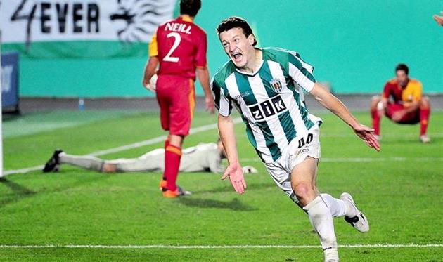 Артем Федецкий празднует исторический гол в ворота Галатасарая