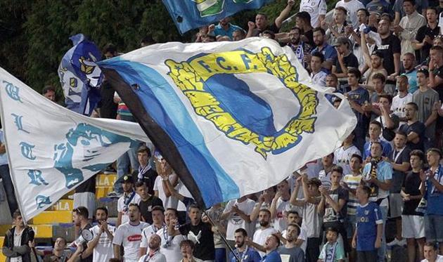 Фамаликан, A Bola