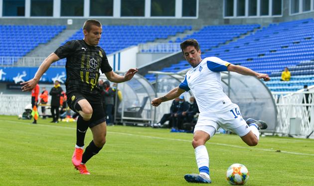 Карлос Де Пена (справа), Динамо