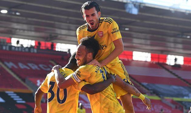 радость игроков арсенала, getty images