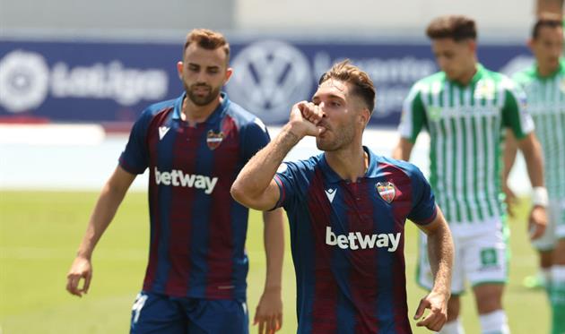 Радость игроков Леванте, getty images