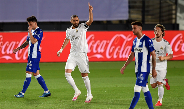 Бензема празднует забитый гол, Getty Images