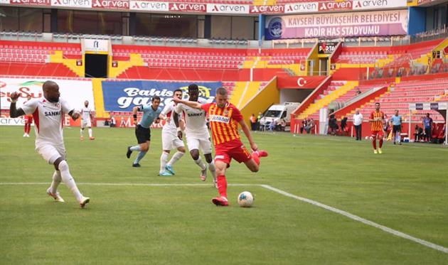 Артем Кравец в матче с Газиянтепспором, Фото ФК Кайсериспор