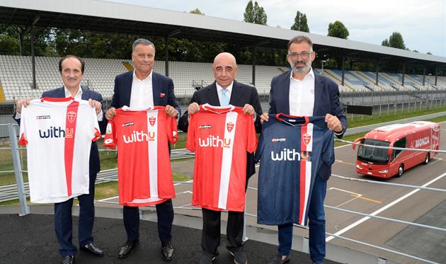 Адриано Галлиани (второй справа), Фото ФК Монца