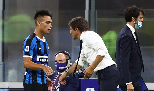 Лаутаро Мартинес и Антонио Конте, Getty Images