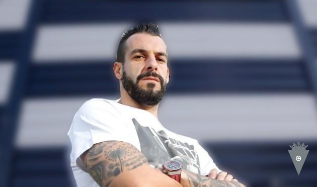 Альваро Негредо, ФК Кадис