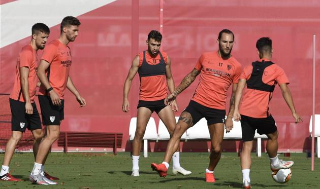 Отряд не заметил потери бойца, фото ФК Севилья