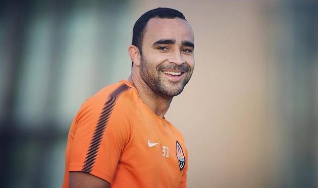 Исмаили, ФК Шахтер