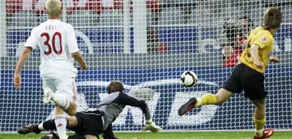 Блащиковски открывает счет, АР