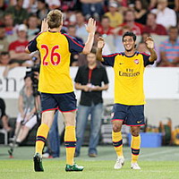 Бендтнер и Вела, www.arsenal.com