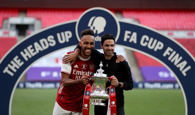 Пьер-Эмерик Обамеянг и Микель Артета, Getty Images